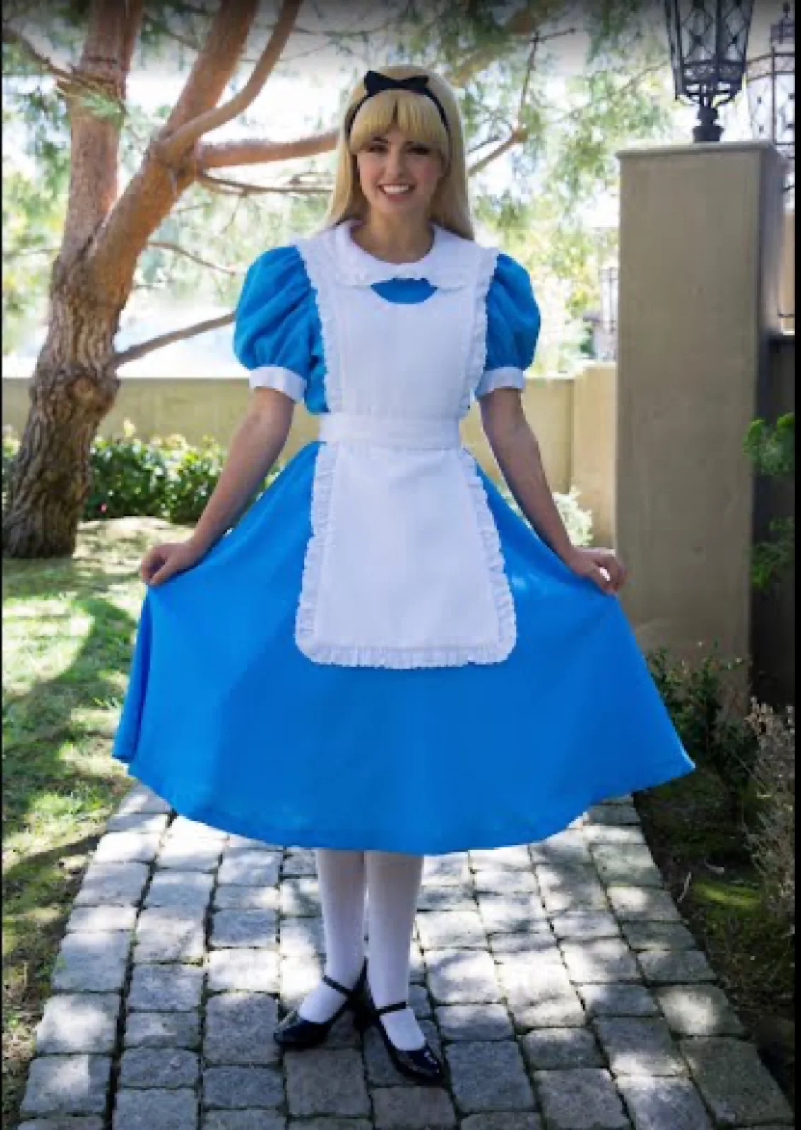Wonderland Girl party character in Chicago