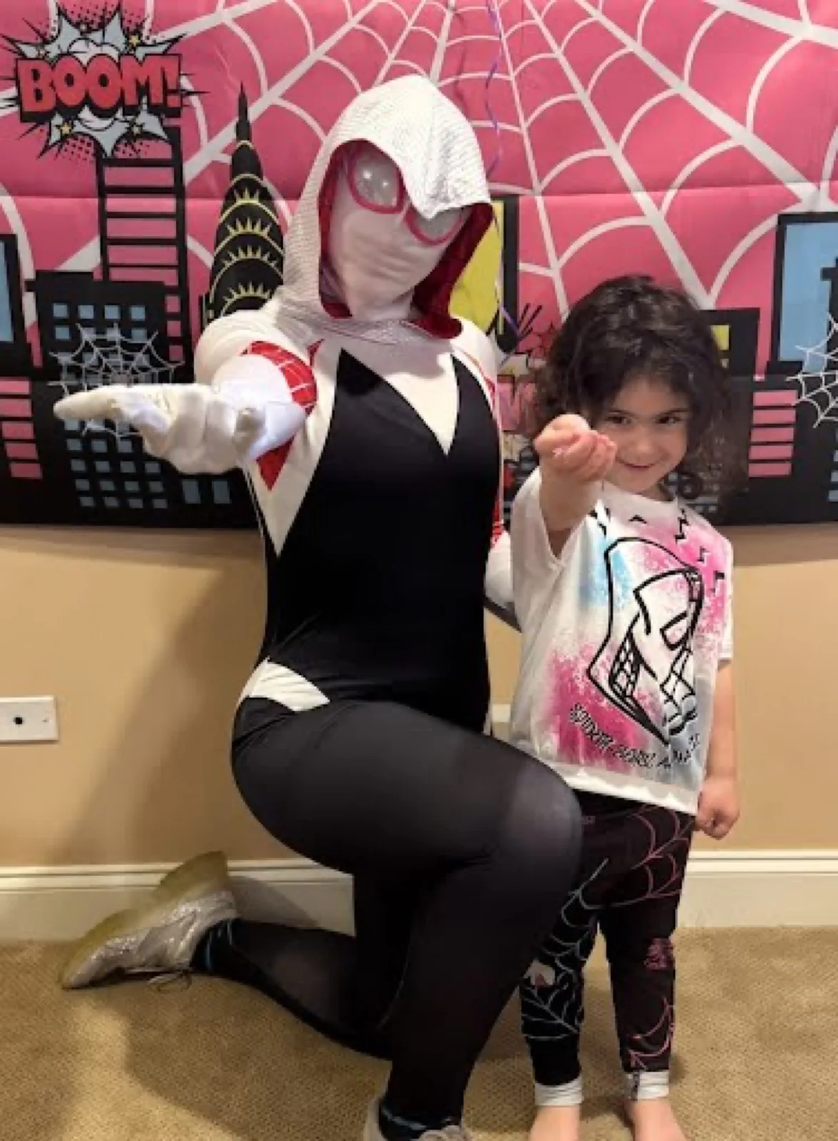 Web Heroine party character in Chicago