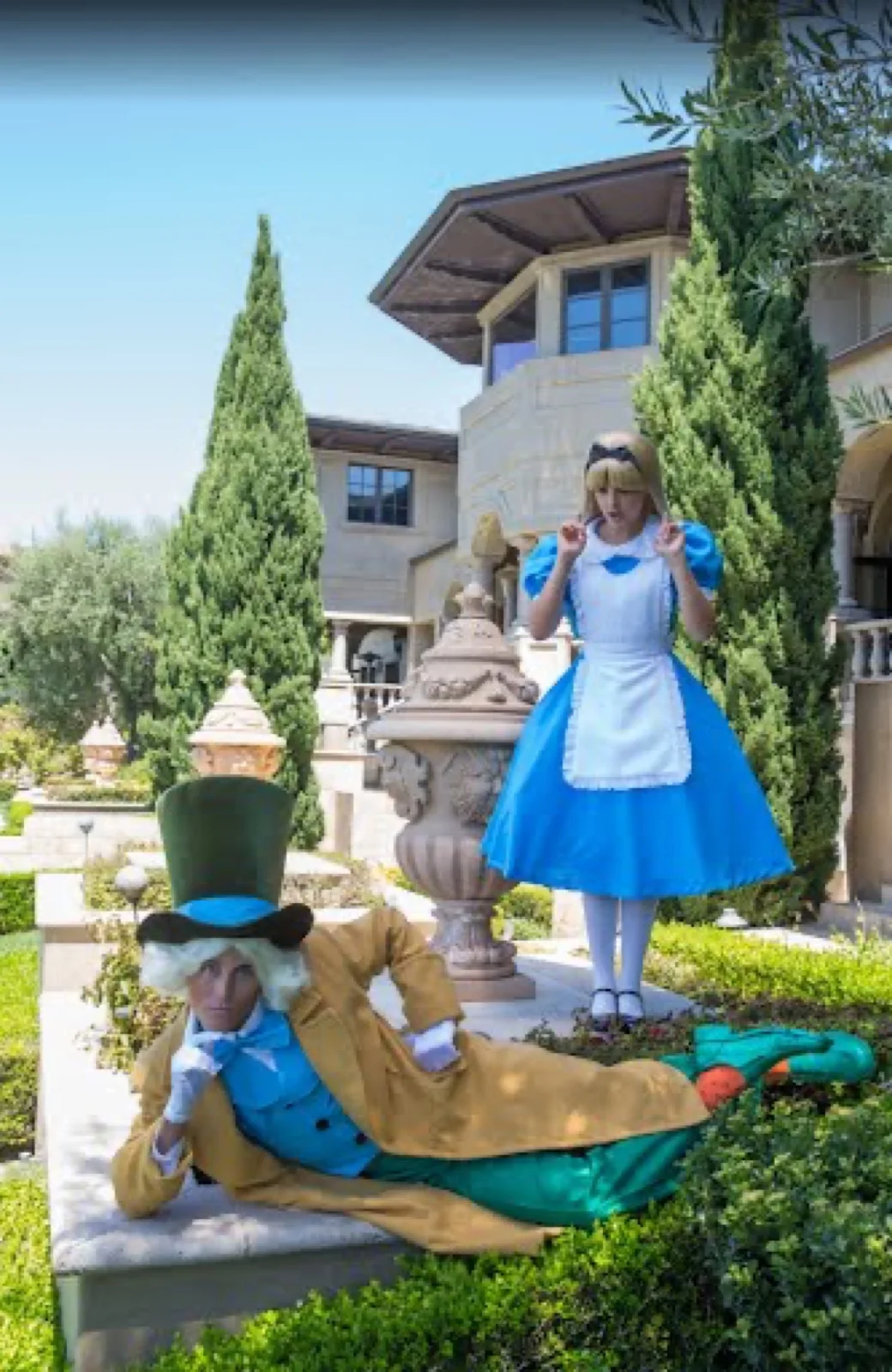 Mad Scientist – Wonderland party character in Chicago